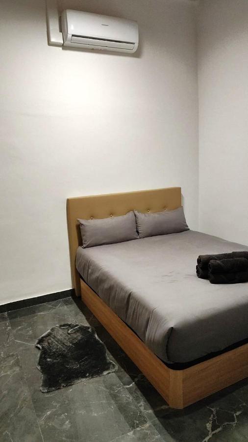 Beautiful Appartment In Martorell Buitenkant foto