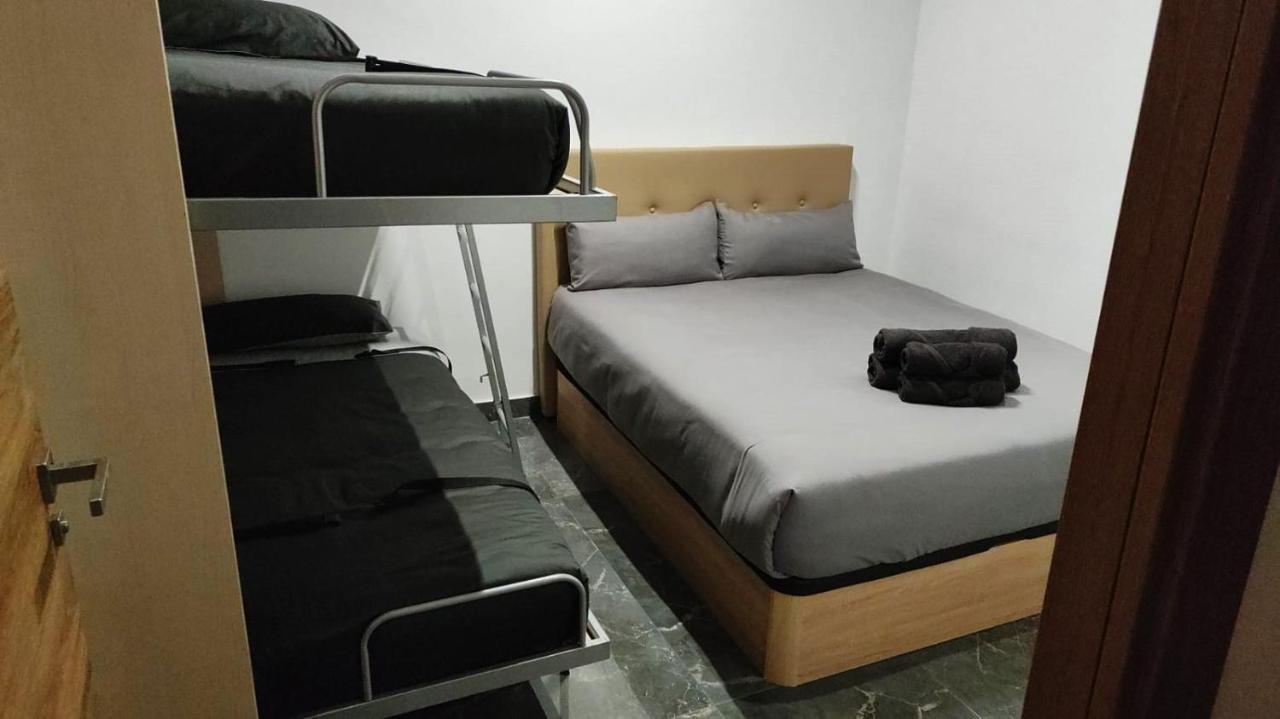 Beautiful Appartment In Martorell Buitenkant foto